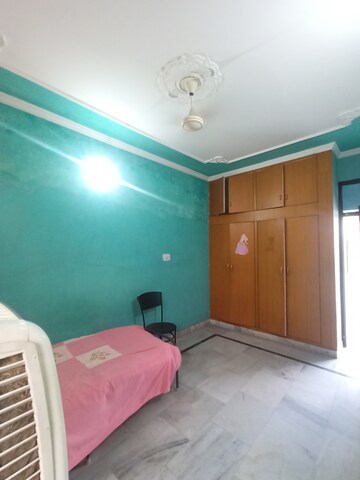 Room in 2 BHK Independent House at Sector 17 – for Rent