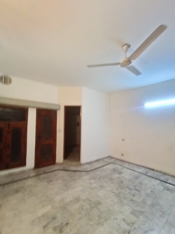Room in 1 RK Independent House at Sector 4 – for Rent