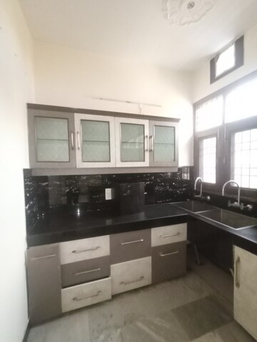2 BHK Independent House For Rent in Sector 4
