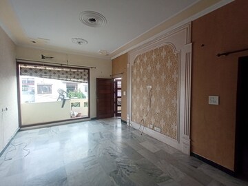 Room in 2 BHK Independent House at Sector 4 – for Rent