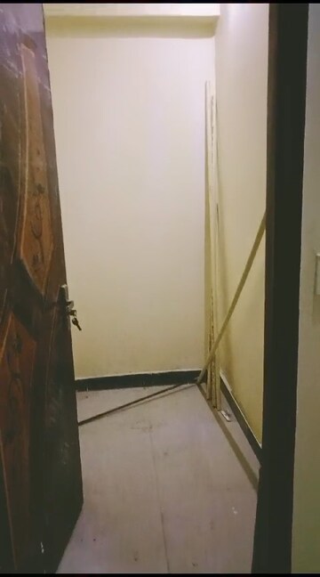 Furnished Amenities in 1.5 BHK Builder Floor at Sector 122 – for Rent