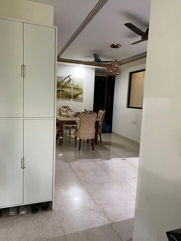 Room in 3 BHK Builder Floor at Dlf Phase I – for Rent