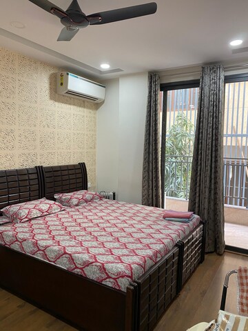 Bedroom in 3 BHK Builder Floor at Dlf Phase I – for Rent