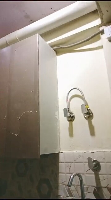 Master Bedroom in 1.5 BHK Builder Floor at Sector 122 – for Rent