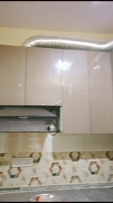 Furnished Amenities in 1.5 BHK Builder Floor at Sector 122 – for Rent
