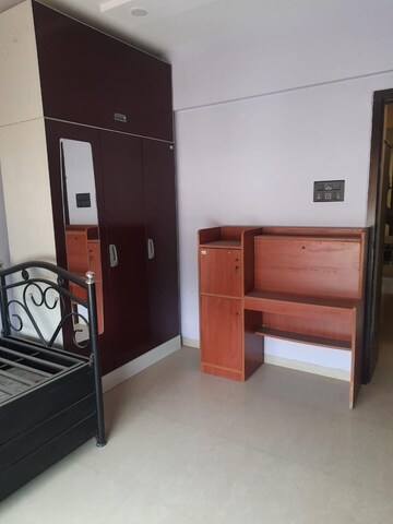 Bedroom in 2 BHK Apartment at Chembur – for Rent
