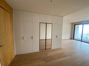 Room in 4 BHK Apartment at Embassy Lake Terraces, Hebbal Kempapura – for Sale