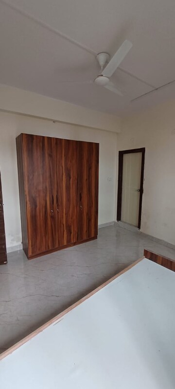 Room in 2 BHK Apartment at Ten Madhapur, Madhapur – for Rent