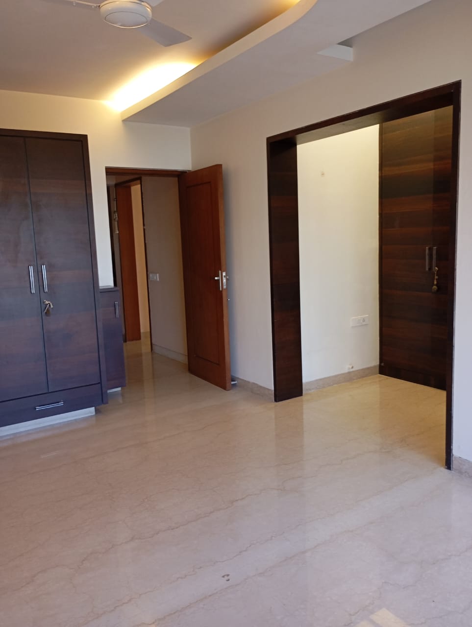3 BHK + Extra Room Apartment For Sale in Rizvi House
