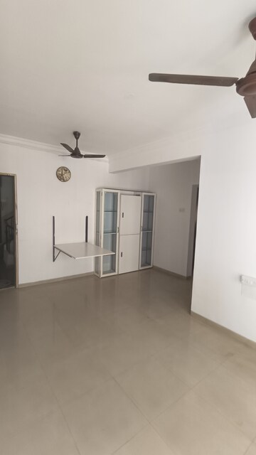 Room in 2 BHK Apartment at Bahar CHS, Goregaon East – for Rent