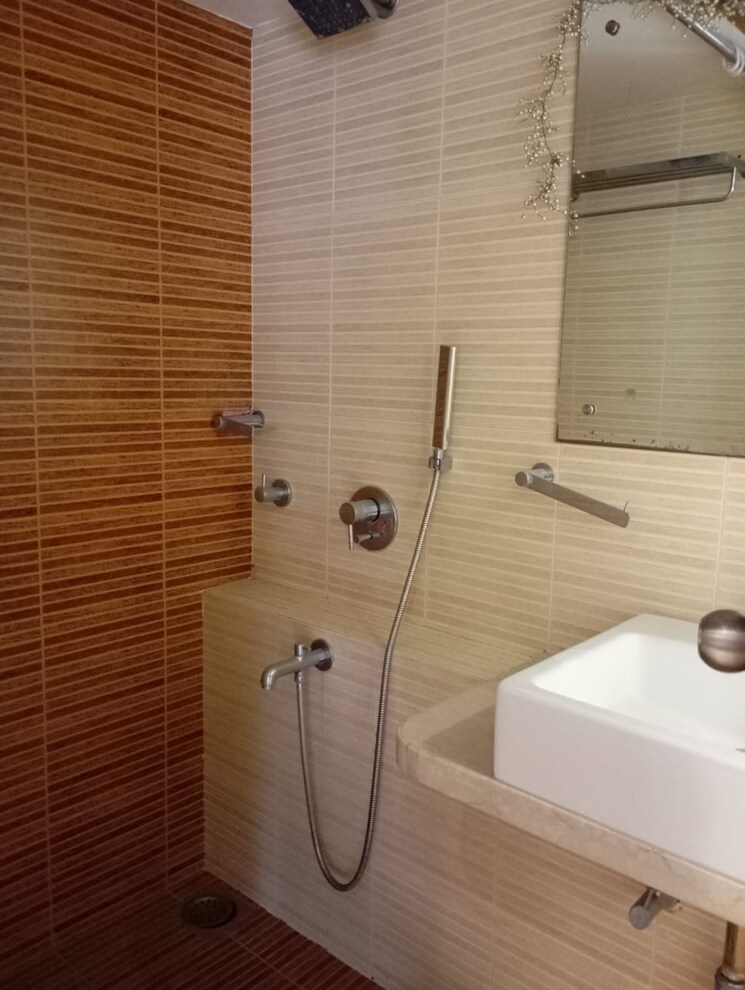 Bathroom, rizvi-house 3 Bedroom 1082 Sq.Ft. Apartment In Bandra West Mumbai 7931847