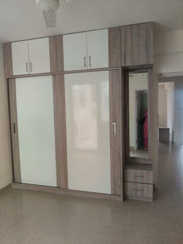 Room in 3 BHK Apartment at Emaar Palm Premier, Sector 77 – for Rent