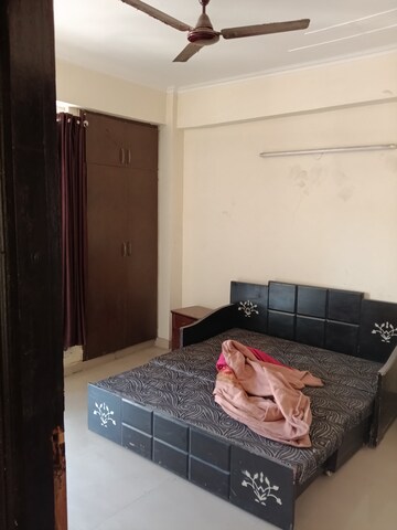 Bedroom in 2 BHK Apartment at Jaipuria Apartment, Dundahera – for Rent