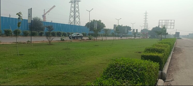 Garden, capital-central-market Commercial Shop 869 Sq.Ft. In Sector 79 Faridabad 7932088