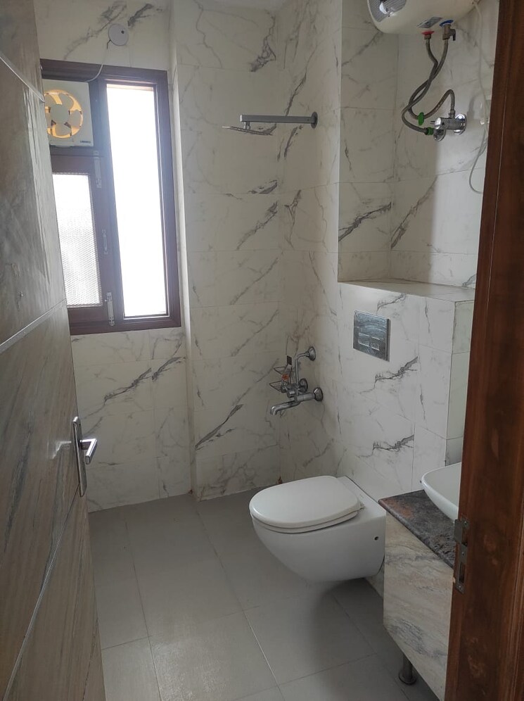 Bathroom, priyadarshani-chs 1 Bedroom 560 Sq.Ft. Apartment In Prabhadevi Mumbai 7932094