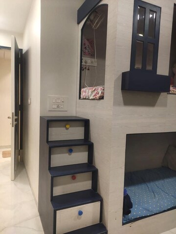 Room in 3 BHK Apartment at Lodha Dioro, Wadala – for Rent