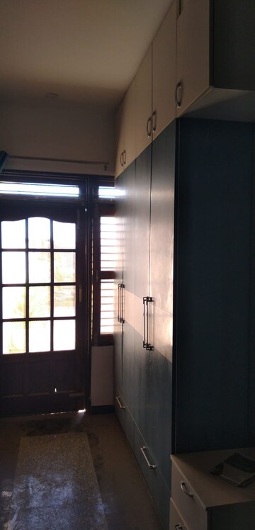Furnished Amenities in 1 BHK Independent House at Bhondsi – for Rent