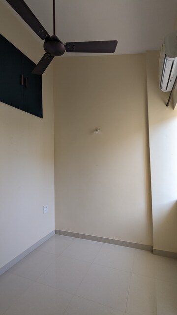 Bedroom in 1 BHK Apartment at Kadamba Plateau – for Rent