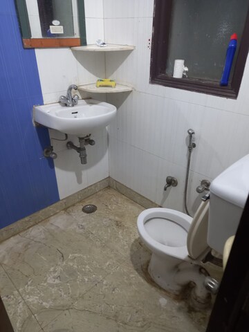 Attached Bathroom in 2 BHK Builder Floor at Paschim Vihar – for Rent