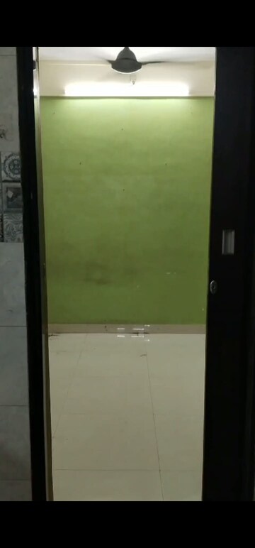Room in 1 BHK Apartment at Shree Meenakshi CHS, Goregaon East – for Rent