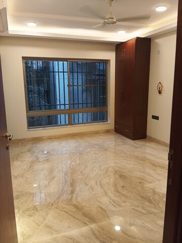 Room in 3 BHK Builder Floor at Greater Kailash I – for Rent