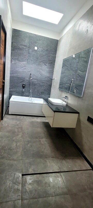 Bathroom in 5 BHK Independent House at Jp Nagar Phase 8 – for Rent