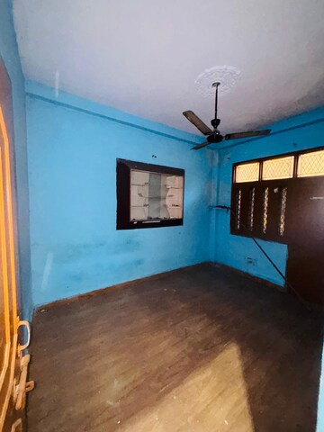 Room in 2 BHK Builder Floor at Alpha Ii Greater Noida – for Rent
