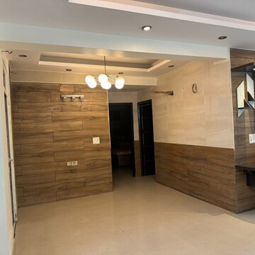 Room in 3 BHK Apartment at Ramprastha Max City, Vaishali Sector 7 – for Sale