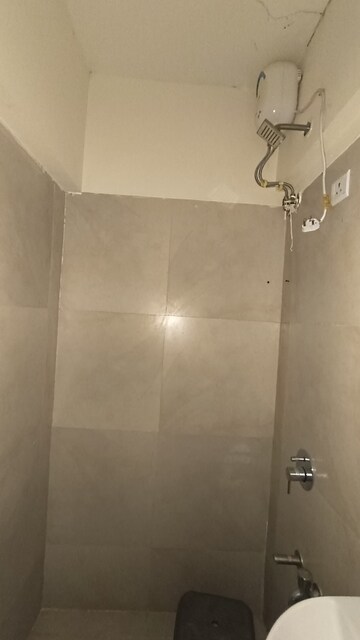  1 BHK Apartment at Conwood Astoria, Goregaon East – for Rent
