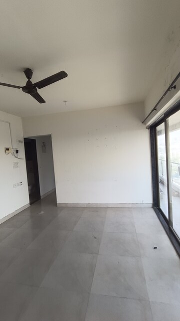 Room in 1 BHK Apartment at Conwood Astoria, Goregaon East – for Rent