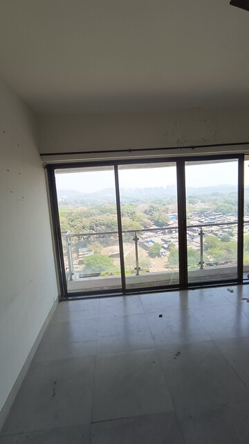 Room in 1 BHK Apartment at Conwood Astoria, Goregaon East – for Rent