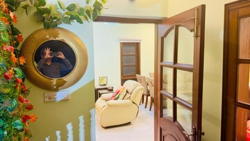 Living Room in 2.5 BHK Apartment at Hauz Khas – for Rent