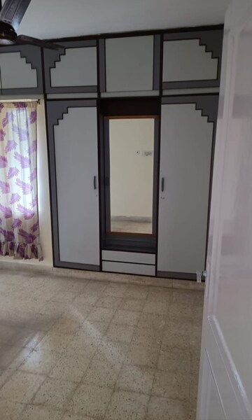 Room in 1 BHK Apartment at Kachnar CHS Vasant Vihar, Vasant Vihar – for Rent