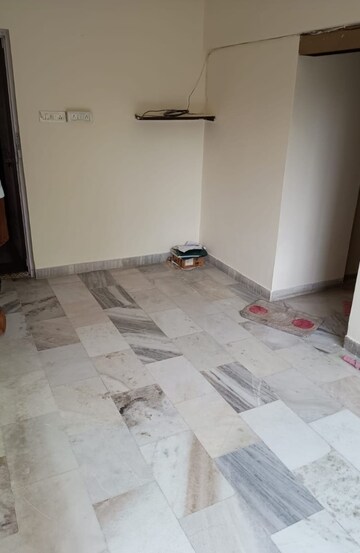 Room in 1 BHK Apartment at Kachnar CHS Vasant Vihar, Vasant Vihar – for Rent
