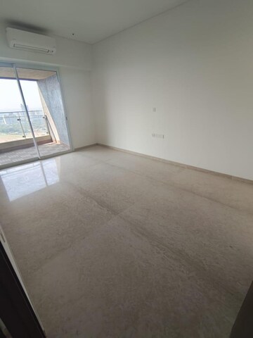 Room in 3 BHK Apartment at Lokhandwala Minerva Mahalaxmi, Mahalaxmi – for Sale