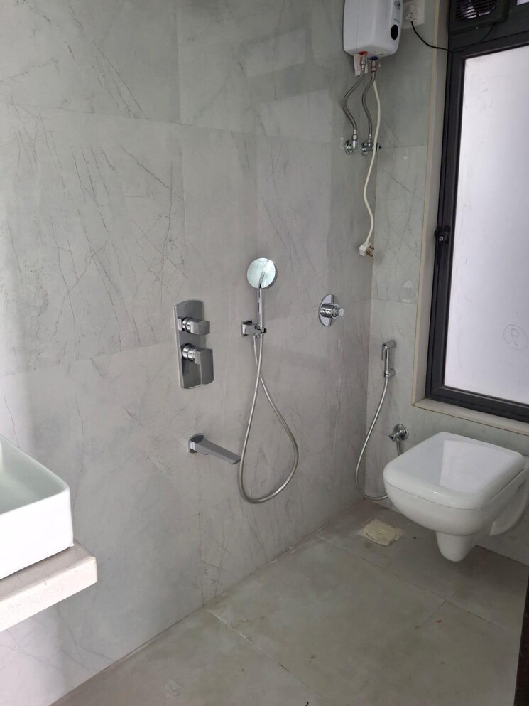 Bathroom, rustomjee-crown 4 Bedroom 2547 Sq.Ft. Apartment In Prabhadevi Mumbai 7932918