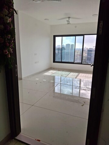Room in 4 BHK Apartment at Rustomjee Crown, Prabhadevi – for Sale