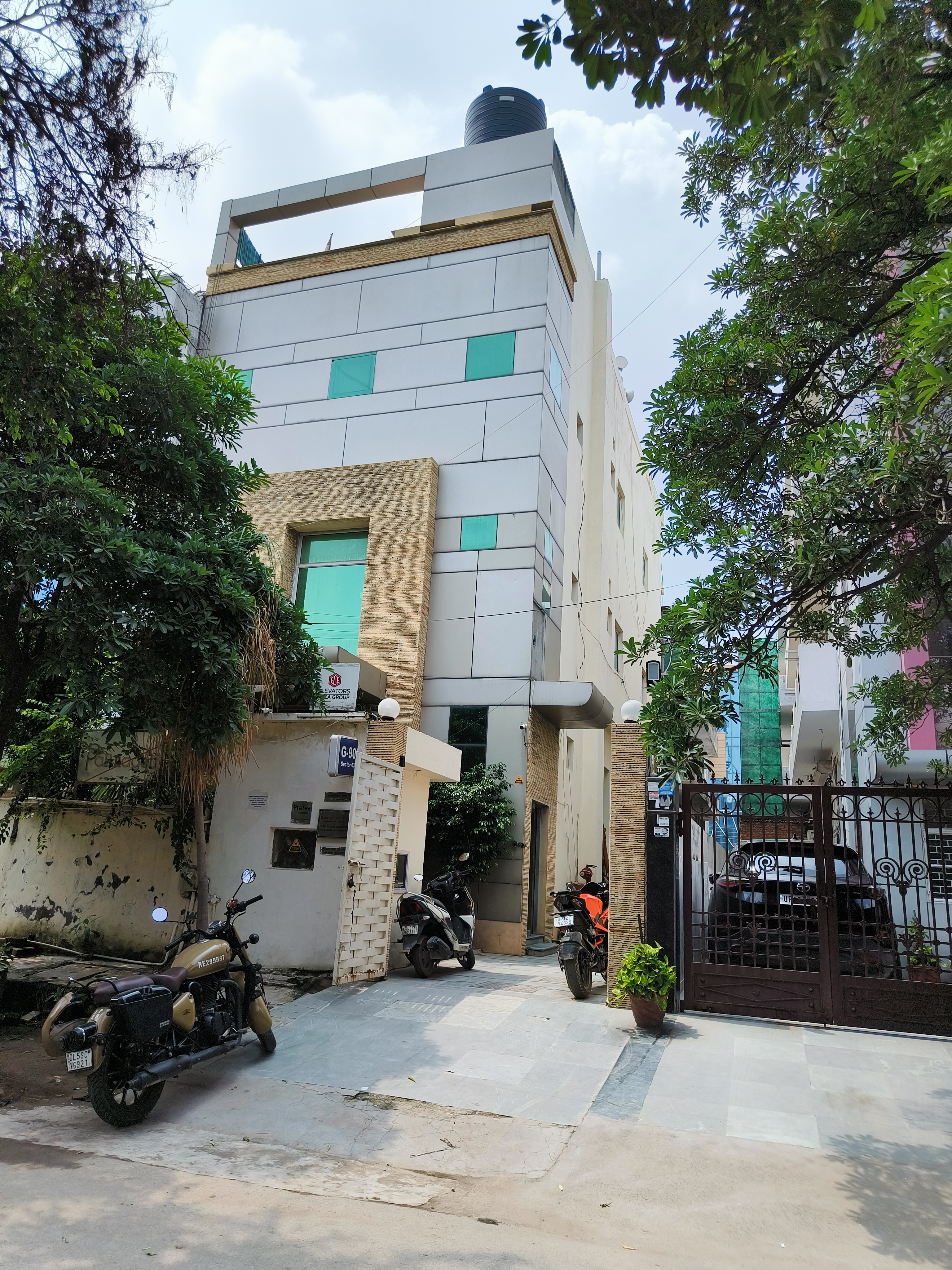 Office Space For Sale in Sector 63