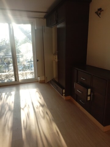 Room in 2 BHK Builder Floor at Ramesh Nagar – for Sale
