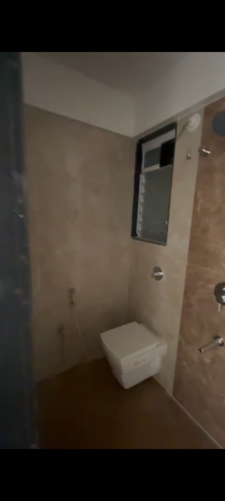 Bathroom, kurla east 2 Bedroom 600 Sq.Ft. Apartment In Kurla East Mumbai 7933034