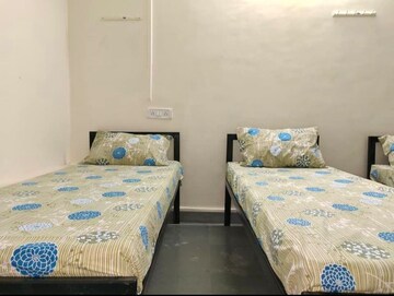 Room in  Pg at Goregaon West – for Rent