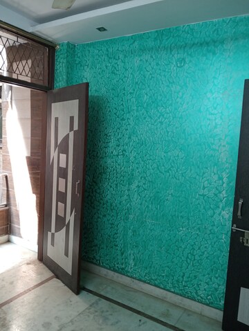 Room in 2 BHK Builder Floor at Govindpuri – for Rent