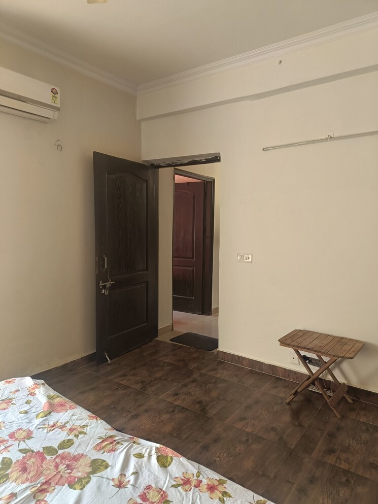 Room, amrapali-silicon-city 2 Bedroom 1075 Sq.Ft. Apartment In Sector 76 Noida 7933125