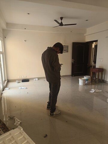 Parking in 2 BHK Apartment at Amrapali Silicon City, Sector 76 – for Sale