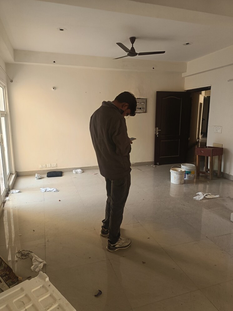  Parking, amrapali-silicon-city 2 Bedroom 1075 Sq.Ft. Apartment In Sector 76 Noida 7933128