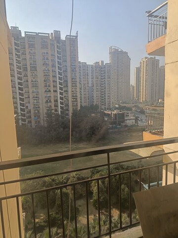 Master Bedroom in 2 BHK Apartment at Amrapali Silicon City, Sector 76 – for Sale