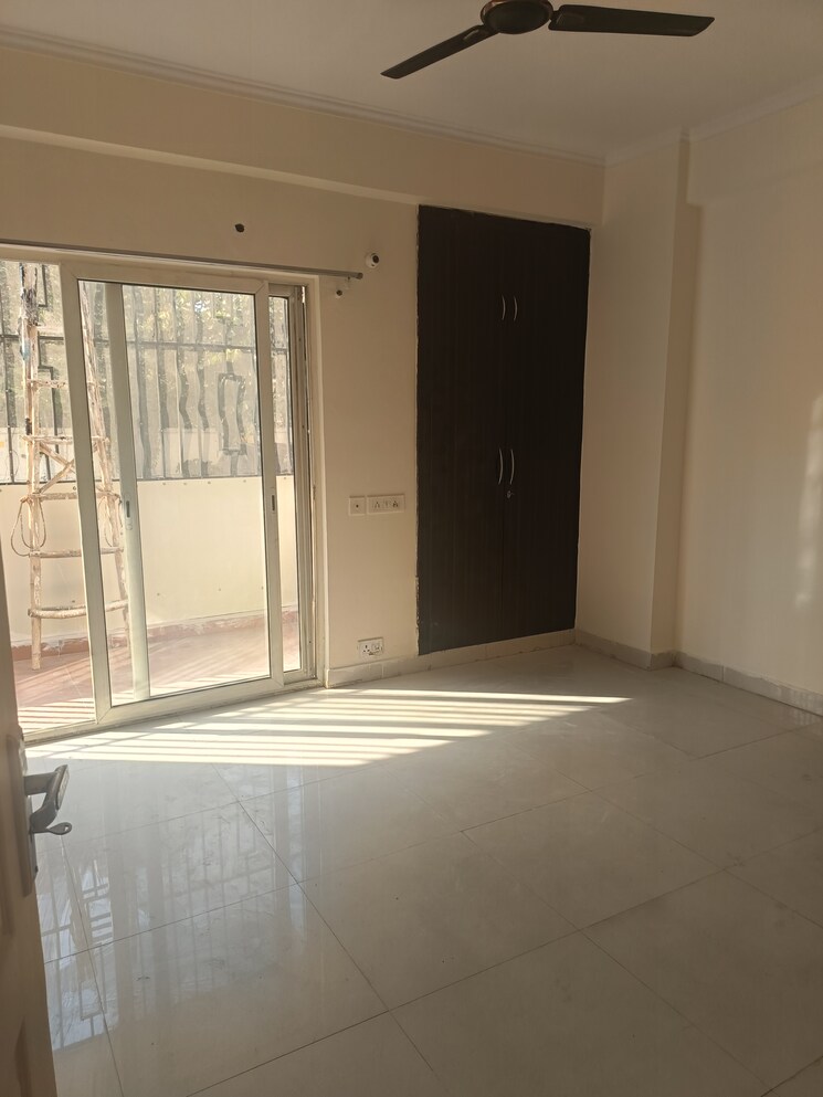 Room, amrapali-silicon-city 3 Bedroom 1545 Sq.Ft. Apartment In Sector 76 Noida 7933134