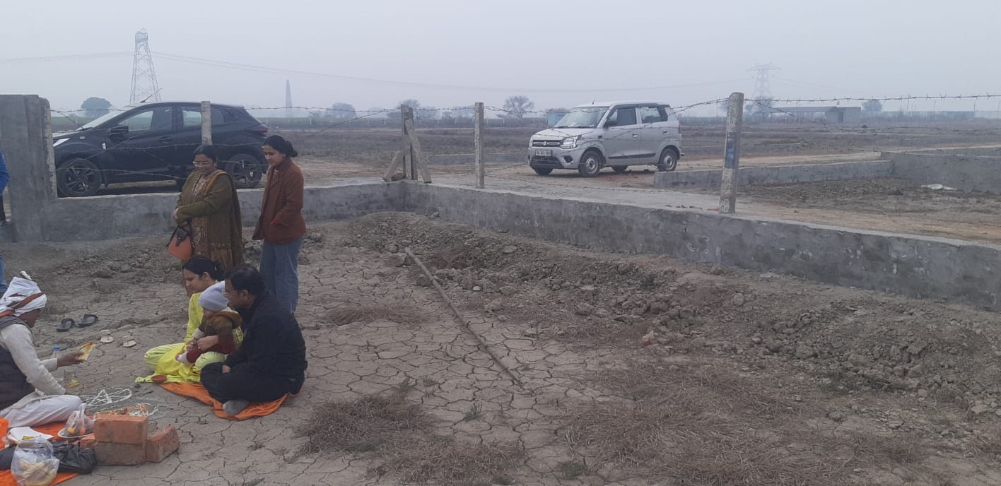 Plot For Sale in Mk Property 