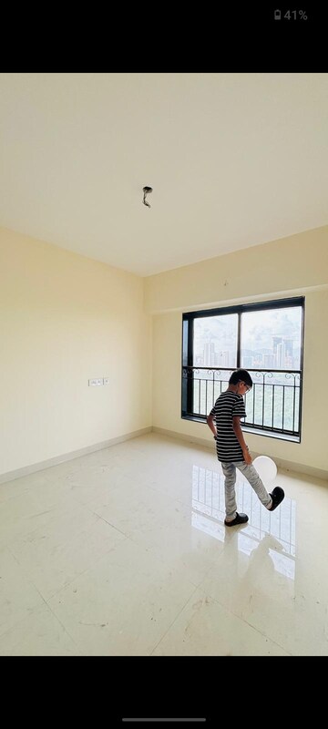 Room in 2 BHK Apartment at Truearth View, Vikhroli East – for Rent