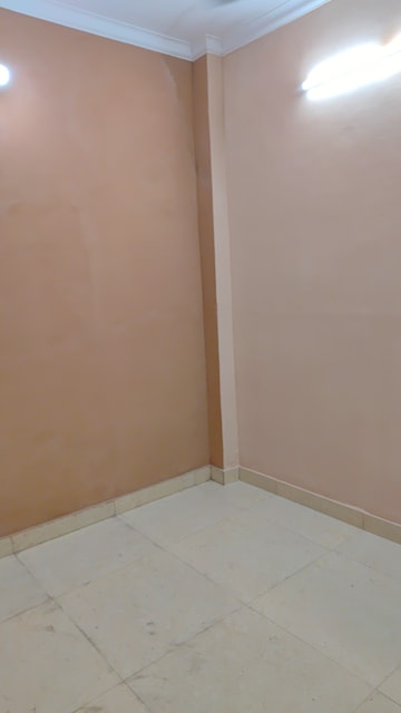 Room in 1 RK Builder Floor at Dwarka Mor – for Sale